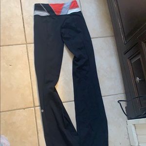 Lulu lemon size 2 flare yoga pants/ leggings